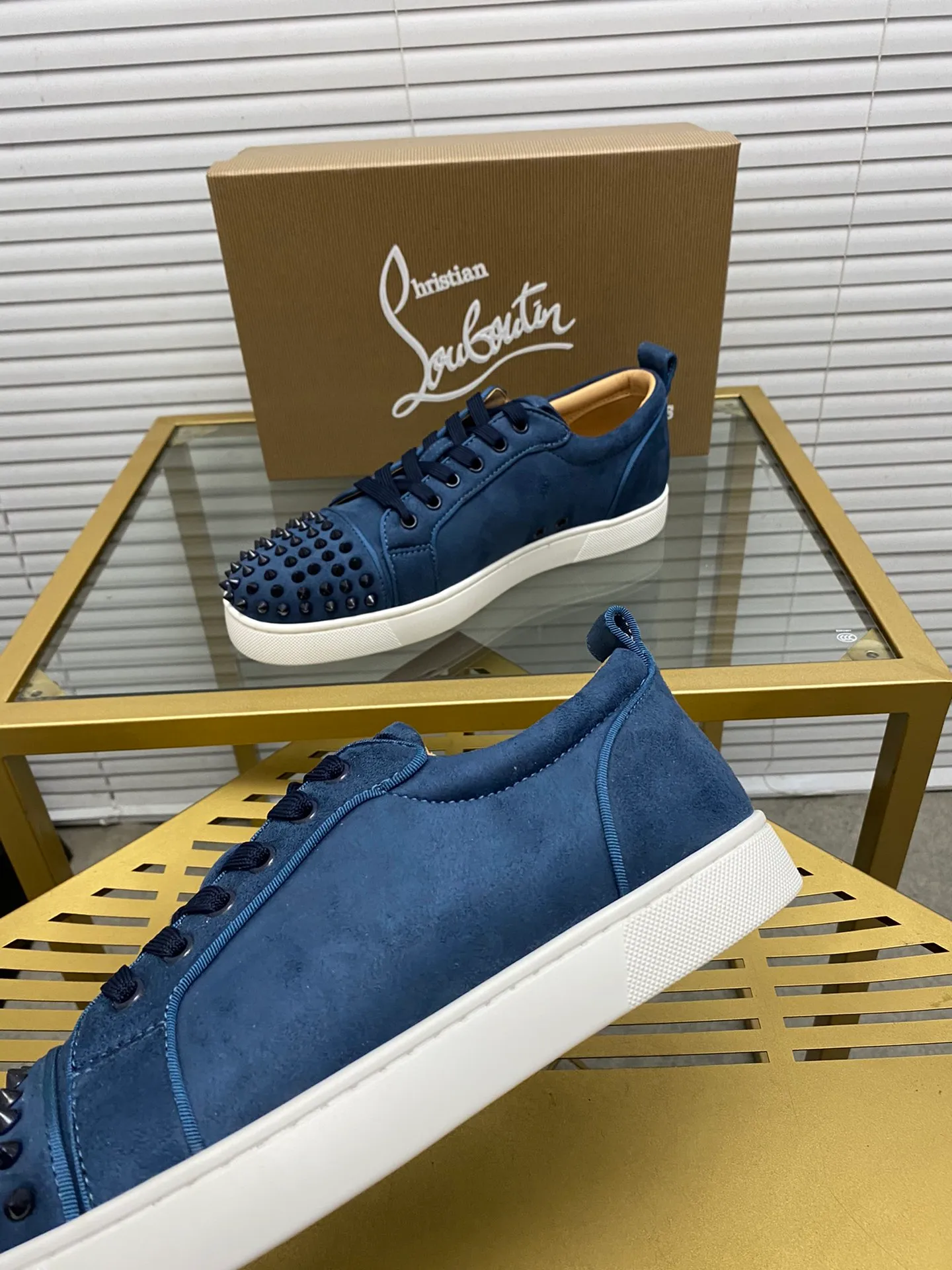 (Customized model) Ex-factory price is 480. christian louboutin (CL red sole shoes) counter series, casual sneakers for couples 📢 📢 📢 Exclusive hot style release 🎈🎈💪 Movable latex feet 👻 Finished outsole line [Proud] 😝Female 35-40# Male 38#-46, global supply😝 [Top version]: Original imported genuine leather upper, top original leather lining, original molded TPU outsole, original 1:1 detail processing, original shoe last,